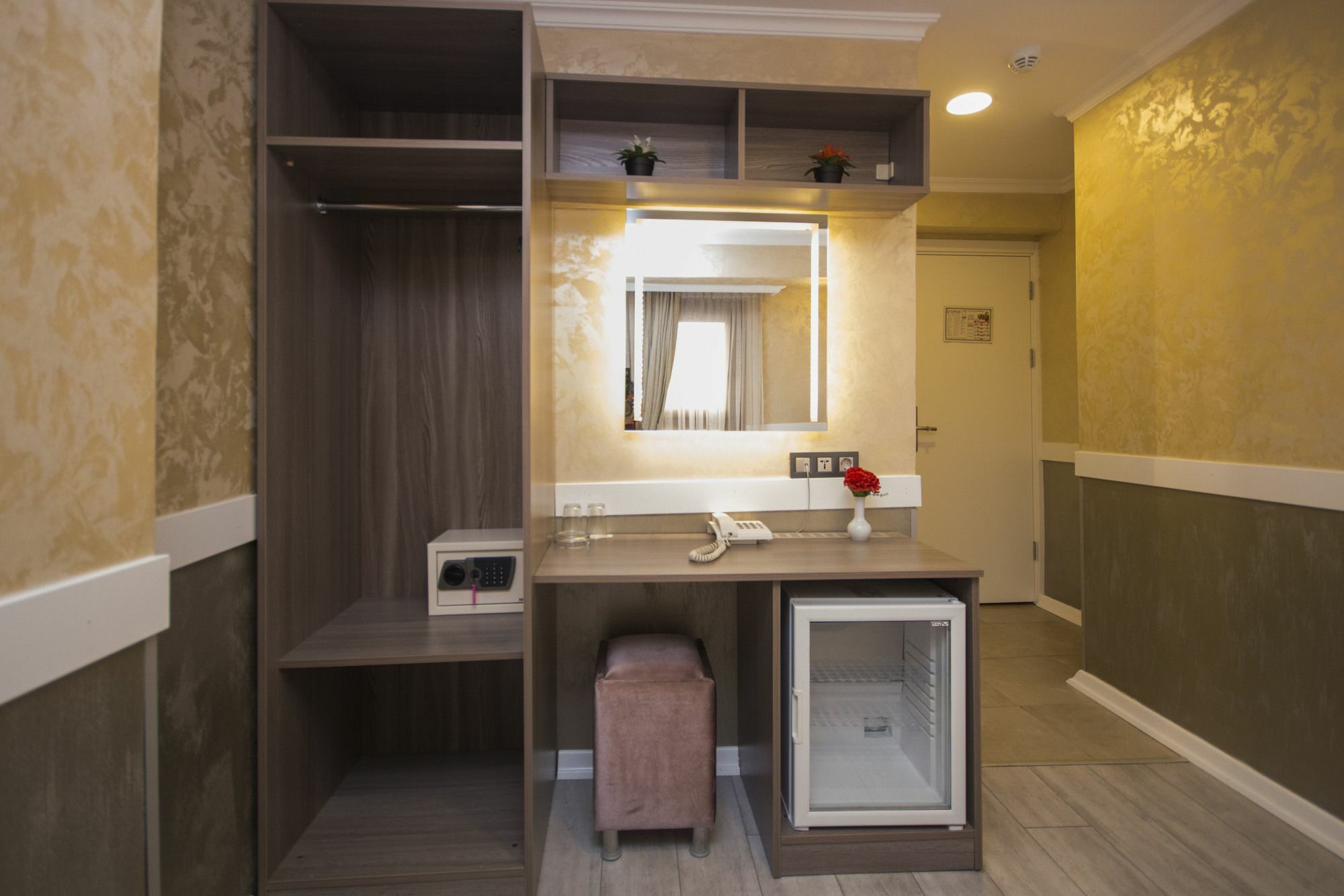 Hotel Bestur Istanbul Exterior photo